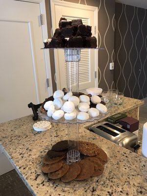 Cake stands