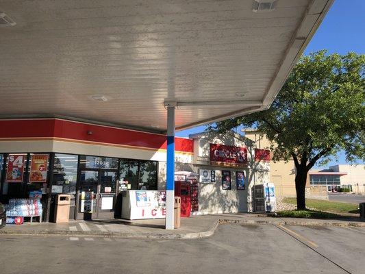 Circle K - Valero on Austin Highway