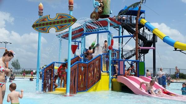 Kids beating the heat at waterpark.  Do not bring any food or drinks.