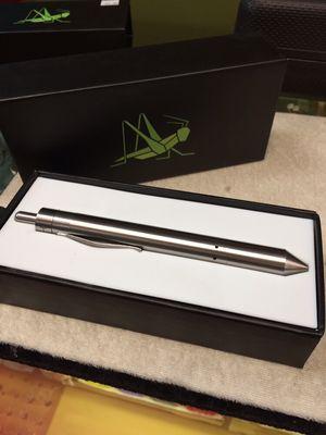 The Grasshopper dry herb vaporizer is the first pen-shaped flower vape that truly vaporizes material. Lifetime warranty.