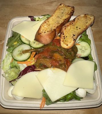 2. La Villa House Salad