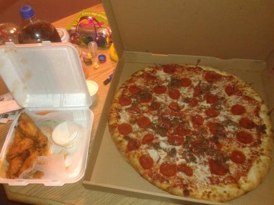 Yum! Pizza & wings!