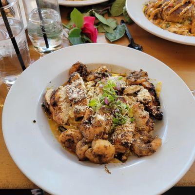 Chicken and shrimp uncaged Alfredo