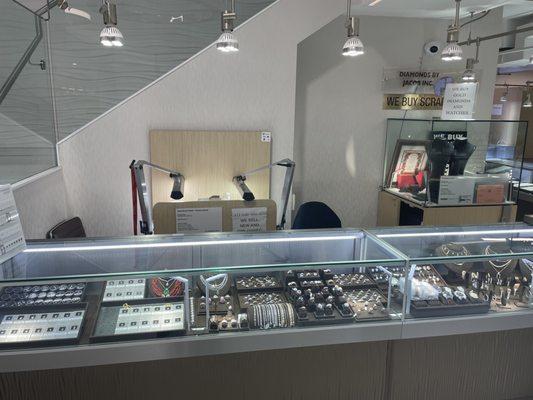 Buyers of NYC  Buy gold, diamonds silver, coins !