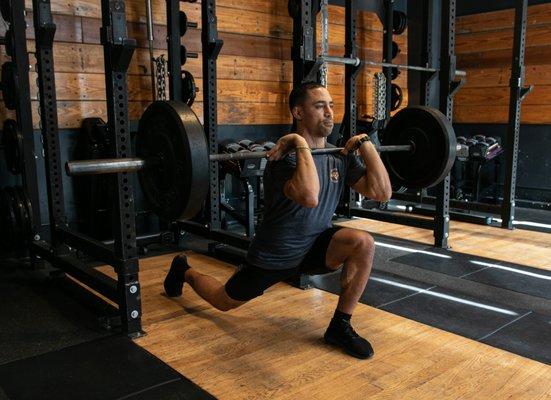 Split Squats 
 beneficial for:
 -unilateral leg strength
 -mobility 
 -balance
 -lowerbody joint health 
 -and much more