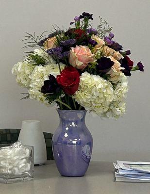 Floral arrangement delivered that I requested with 1hour notice.