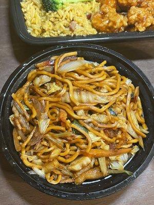 Roast Pork Lo Mein