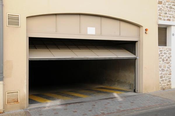 Overhead door repairs Woodland Hills Los Angeles