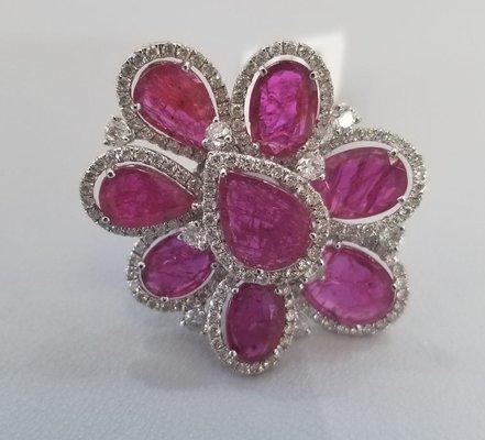 18k gold Ruby ring with diamomds.