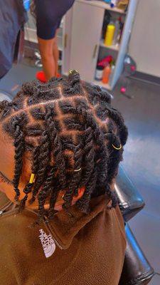 Loc retwist w/2 strands