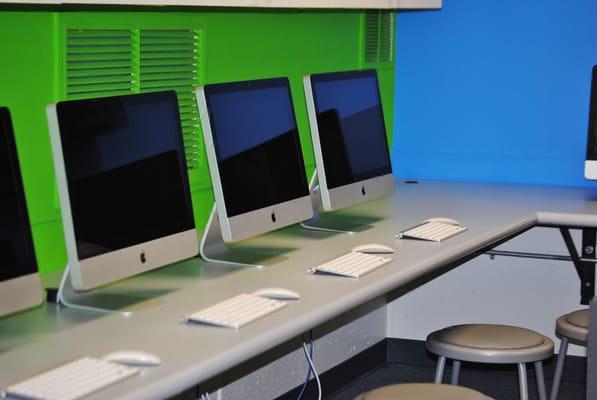 Our newly renovated tech room is outfitted with the latest Apple technology.