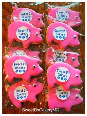 Adorable pig sugar cookies!