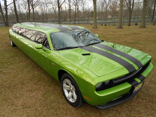 Dodge Challenger (10 Passenger)