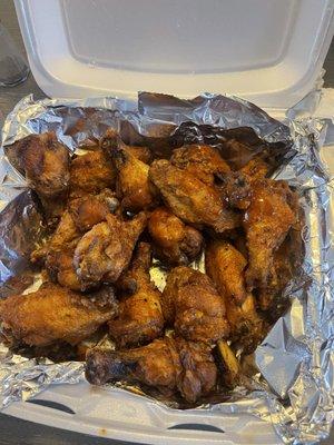 20 Buffalo Wings I had to add the sauce ‍‍