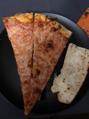 Cheese Pizza with garlic bread w/ cheese