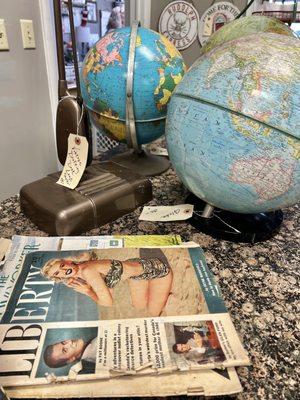 Old magazines and globes