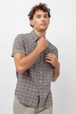 This ultra comfortable, laidback shirt is perfect for any occasion from work to weekend. Made from lightweight linen, this short sleeve butt