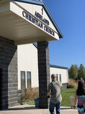 Front entry of Ashland Christian Church from the left