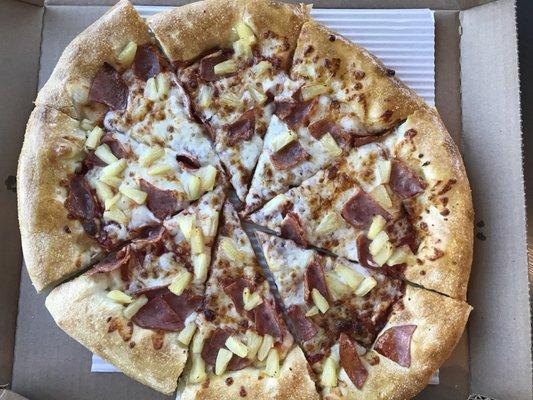 Lg Ham & Pineapple on Stuffed Crust