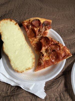 Cheese bread with pizza!!