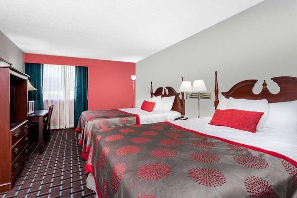 Ramada By Wyndham Henderson/Evansville