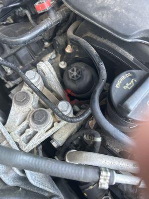 Broken oil cap wanted to charge $600 for $13 oil cap avoid this place