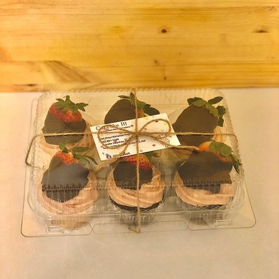 Chocolate Covered Strawberry Cupcakes