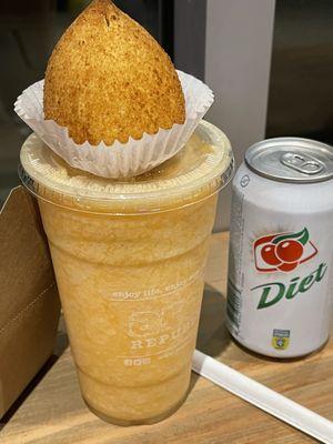 Coxinha with cream cheese with an Acerola OJ and Guarana Diet