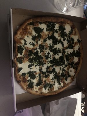 Spinach 16" Round White Pizza