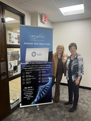 CJ Bredesen and Barbara Larabee getting ready for our Lifewave  meet up at Feel The Freedom.