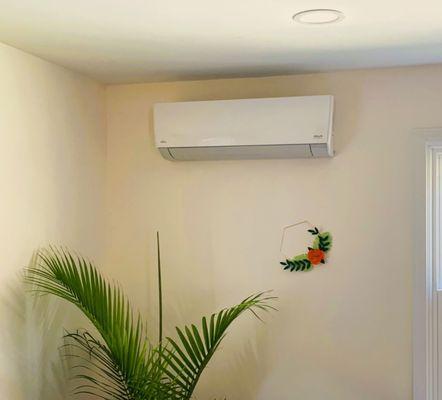 Mini Split heat pump wall mount install by Modern Energy