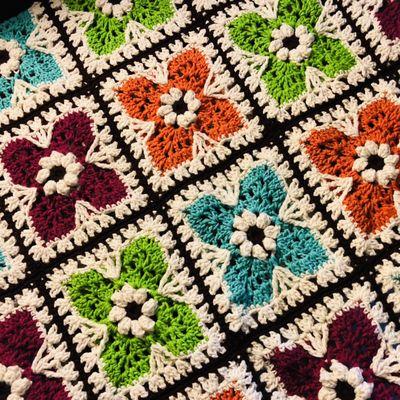 I have been obsessed with granny squares and I just love this fun pattern!