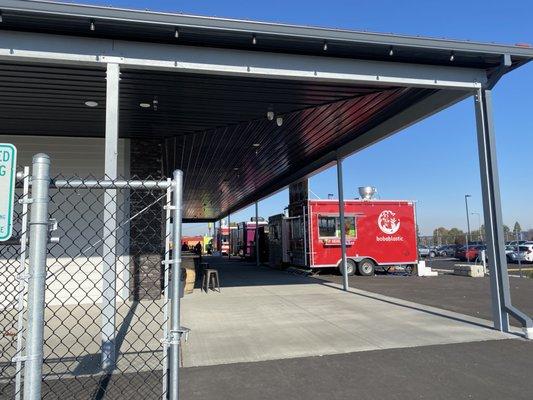 Truck in Kennewick Hub