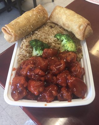 General Tso Chicken w/ Shrimp/Egg Rolls