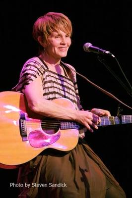 Shawn Colvin Feb 2011 Photo by Steven Sandick