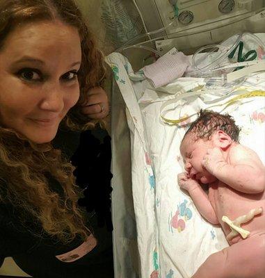 Doula Lisa Raynor attending an all natural, un-medicated VBAC birth at Boca Regional in Boca Raton, FL