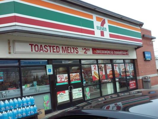 This is one of my favorite 7-Eleven stores!