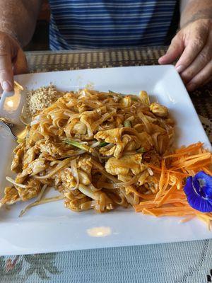 Chicken pad thai