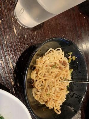 Spicy minced meat noodles