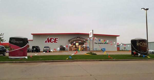 Ace Hardware - Dwight