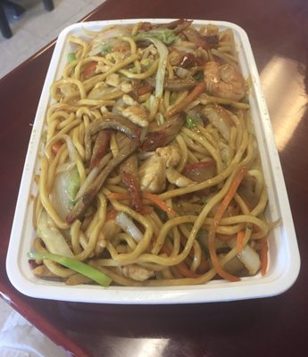 House Special Lo Mein