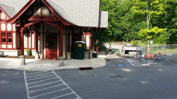 Could #westchester &  #briarcliffmanor #dpw make the entry point to the bike path any more inauspicious?