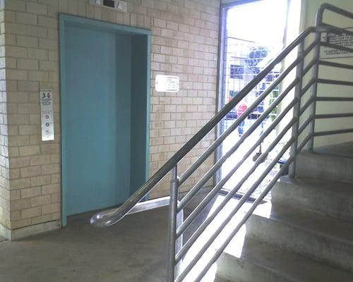 elevator and stairs on Soquel side