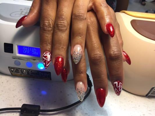 Gel with designs