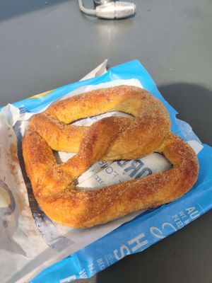 cinnamon sugar pretzel