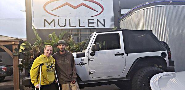 What an awesome couple! They’re happy with her new JK 4x4 Jeep! Off-road, fun time! New adventures!! 💯😎👫🚙💨💨💨