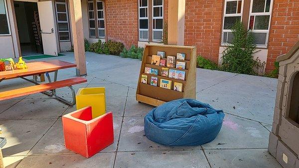 Outdoor library