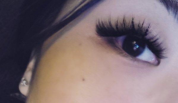 Volume lashes