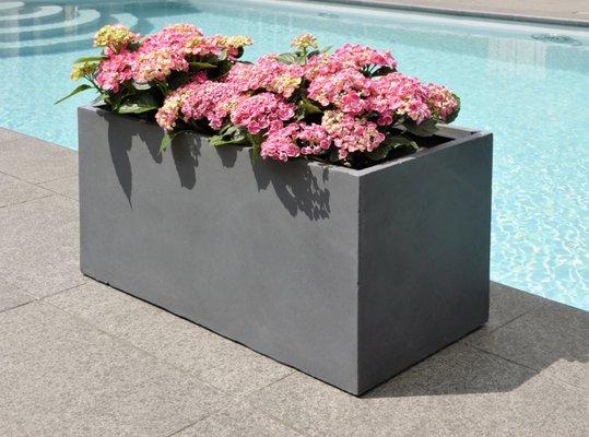 Lightweight rectangular planters