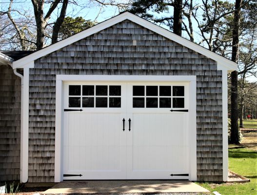 Cambridge garage door by General Door.